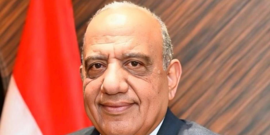 وزير الكهرباء والطاقة المتجددة يغادر إلى العاصمة الصينية بكين لبحث سبل التعاون