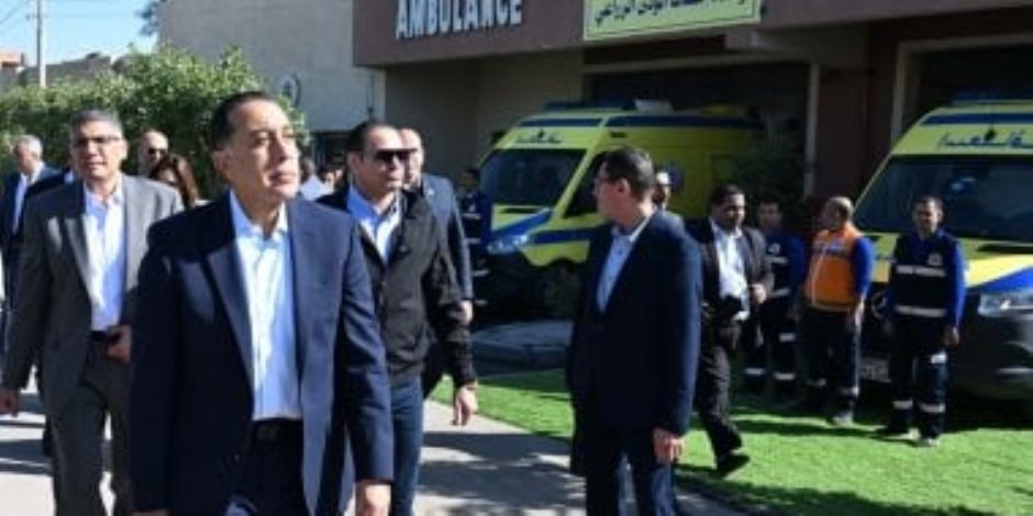 رئيس الوزراء يتفقد نقطة إسعاف قرية الودى فى الجيزة