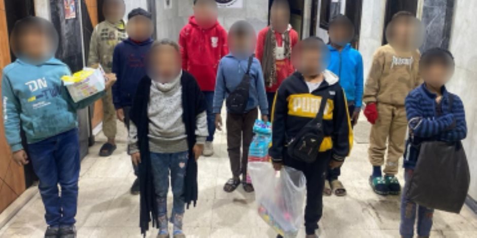 ضبط 12 شخصًا لاستغلالهم الأطفال في أعمال التسول بالقاهرة والجيزة