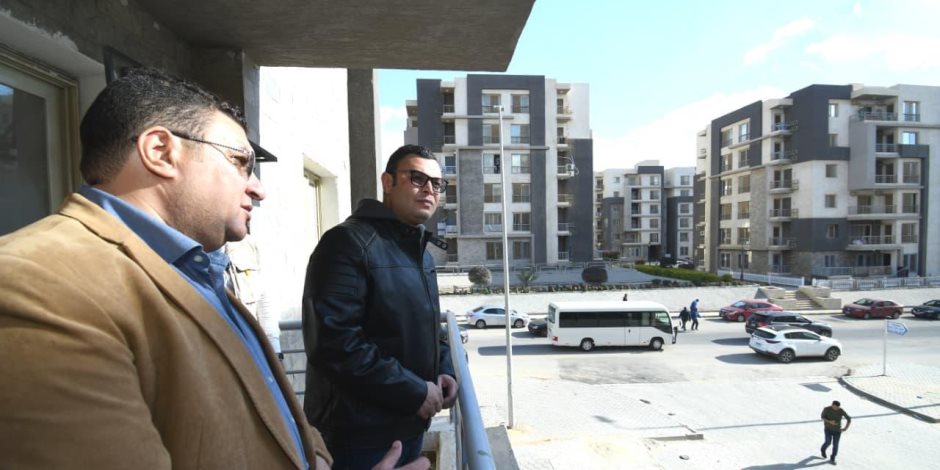 وزير الإسكان يتفقد مشروعات "جنة" و "ديارنا" و"دار مصر" بالقاهرة الجديدة