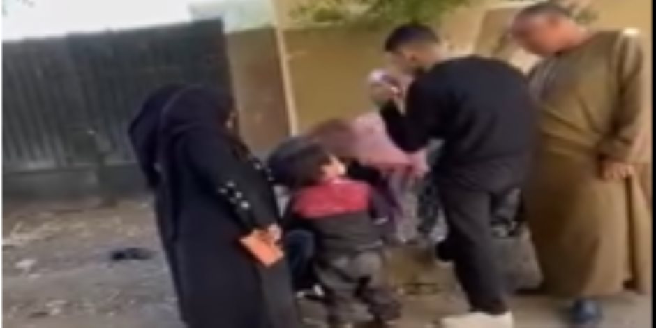 ضبط شخص لتجميع بطاقات شخصية مقابل أموال للتأثير على التصويت بقنا