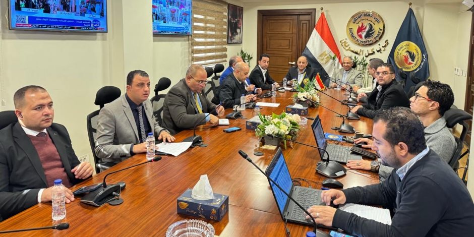 غرفة عمليات حماة الوطن تعاود الانعقاد لمتابعة التصويت بجولة الإعادة في 19 دائرة ملغاة