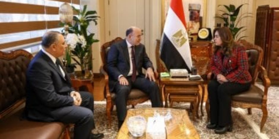 وزيرة التنمية المحلية: الاستفادة من الأراضى المستردة بإقامة مشروعات تنموية