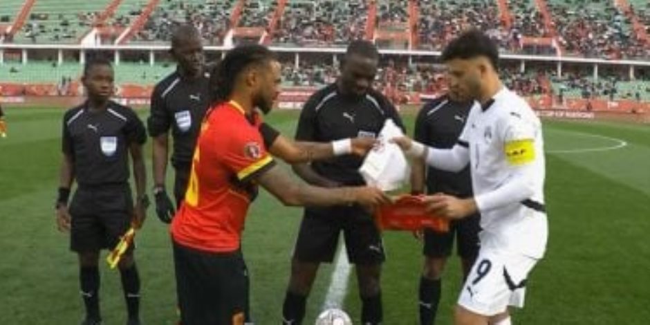 تسديدة شيكو بانزا تخطئ طريق مرمى منتخب الفراعنة فى الدقيقة 42