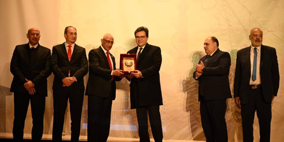 وزير الثقافة يُعلن إطلاق “بيت السرد” والمنصة الرقمية لأندية الأدب ويدعو أدباء مصر إلى توثيق وتخليد بطولات حرب أكتوبر المجيدة