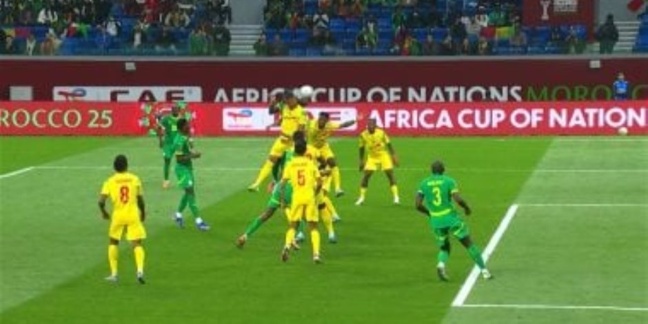 السنغال تتقدم بهدف دون رد في الشوط الأول .. وبنين تقترب من مواجهة مصر  "فيديو"