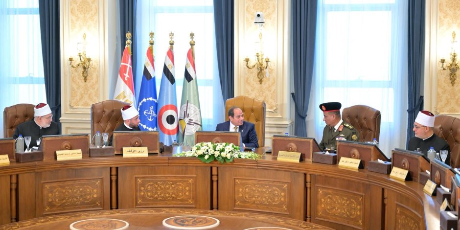 الرئيس السيسى يؤكد أهمية دور التعليم والمساجد والكنائس فى مواجهة التحديات