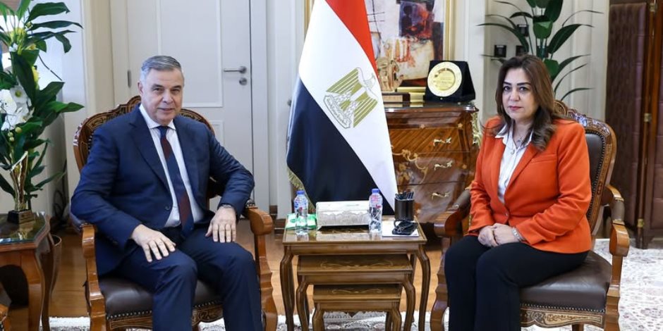 وزيرة التنمية المحلية تبحث مع محافظ الإسكندرية الموقف التنفيذي لمشروعات الخطة الاستثمارية ومنظومة التصالح والتقنين والنظافة