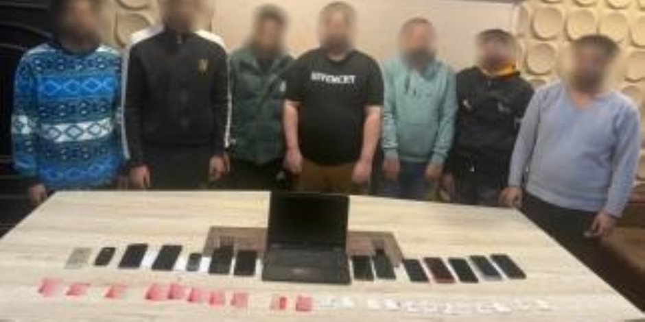 ضبط عناصر تشكيل عصابى للنصب والاحتيال عبر مواقع التواصل الإجتماعى بالقاهرة