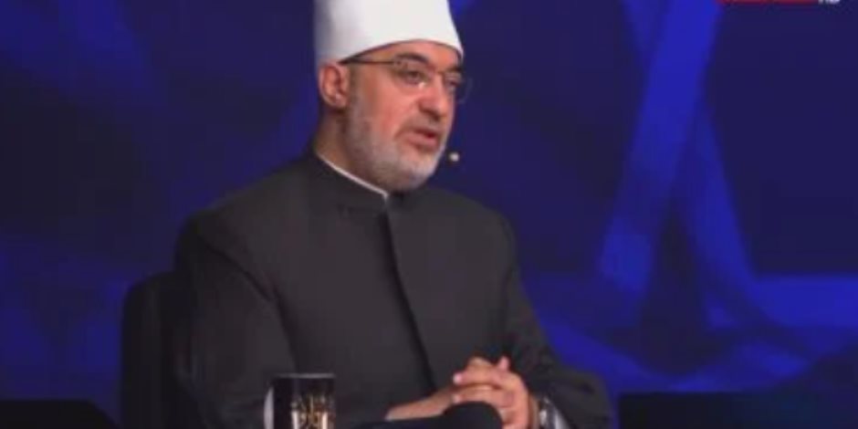 دولة التلاوة.. المفتى عن مهنا ربيع ومحمد القلاجى: صوت معبر وإحساس بمواضع الآيات