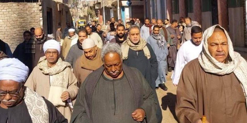 إقبالا كثيفا على اللجنة الانتخابية بمنشأة برديس بسوهاج في اليوم الأول لإعادة انتخابات الدوائر الـ27 الملغاة