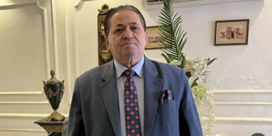 عيد هيكل يتقدم بأوراق ترشحه لمقعد رئاسة حزب الوفد