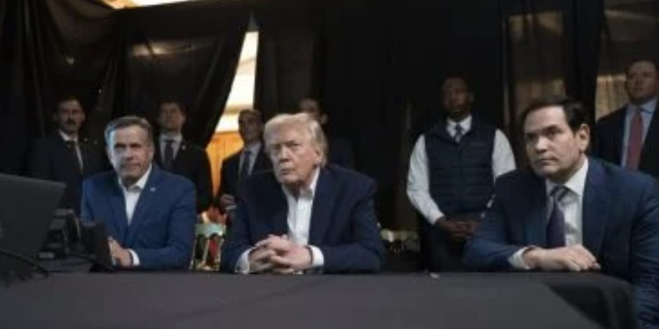 ترامب ينشر صورا له مع كبار المسئولين خلال متابعتهم عملية اعتقال مادورو