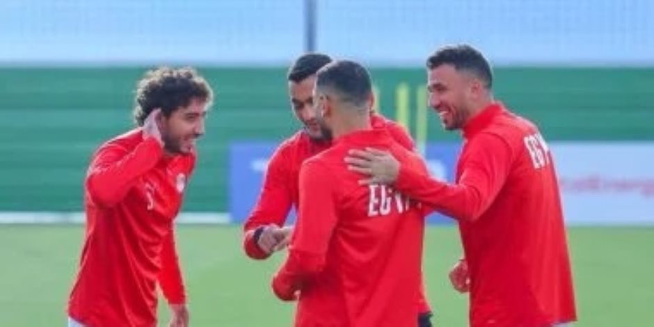 محمد صلاح يحفز زملاءه قبل مواجهة بنين في كأس الأمم الأفريقية