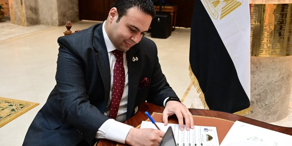 انتهاء اليوم الثاني من لجان استقبال النواب الجدد وتسليم الكارنيهات لـ١٥٢ نائب