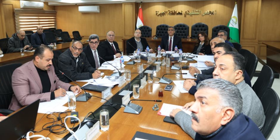 محافظ الجيزة يترأس اجتماع اللجنة العليا للإعلانات لبحث تنظيم المنظومة وتعظيم الموارد