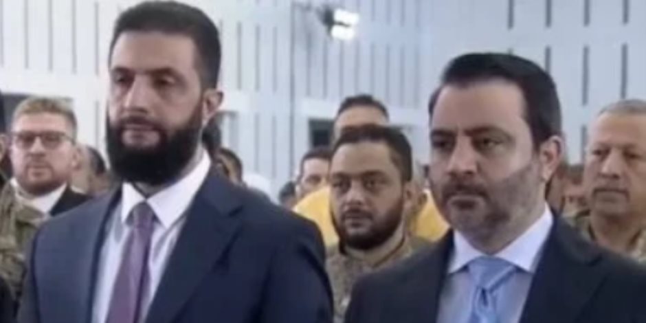 أحمد الشرع يتجول في أسواق دمشق بعد انتشار خبر اغتياله بإطلاق نار.. فيديو