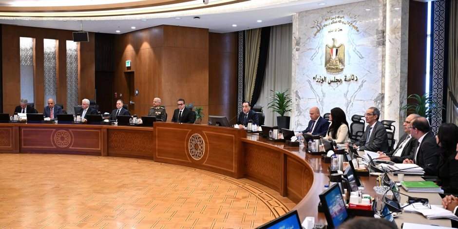 رئيس الوزراء: التوسع في توطين صناعة أجهزة الاتصالات ضمن استراتيجية شاملة لتوطين مختلف الصناعات