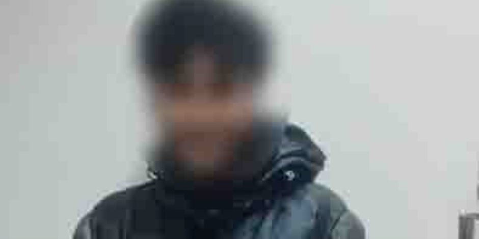 ضبط شخص لإدارته صفحة على مواقع التواصل الاجتماعي للترويج لبيع أسلحة بيضاء