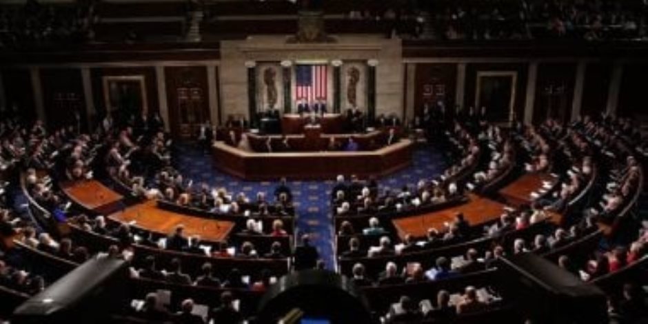 مجلس الشيوخ يمرر قانونا يمنع إدارة ترامب من مواصلة أى عمليات عسكرية ضد فنزويلا دون إذن الكونجرس