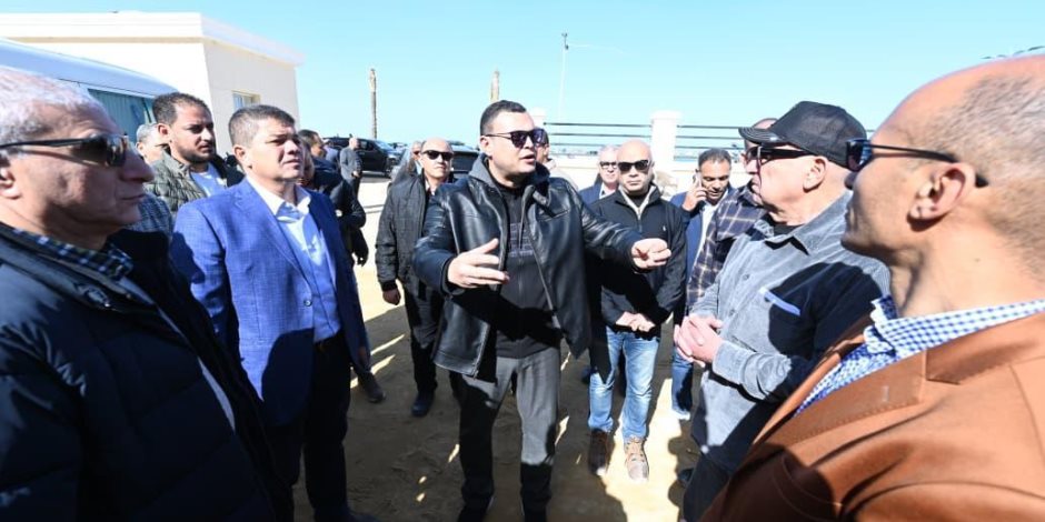 وزير الإسكان يتفقد مشروع «مارينا 8» وتطوير مدخل مارينا 5