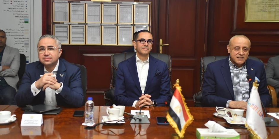 وزير الاستثمار والتجارة الخارجية يعقد لقاء مع مستثمري محافظة الأقصر بحضور المحافظ