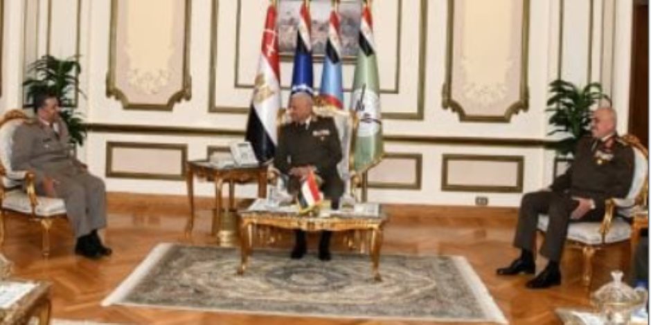 وزير الدفاع يلتقى وفدًا من الاتحاد العربى للرياضة العسكرية