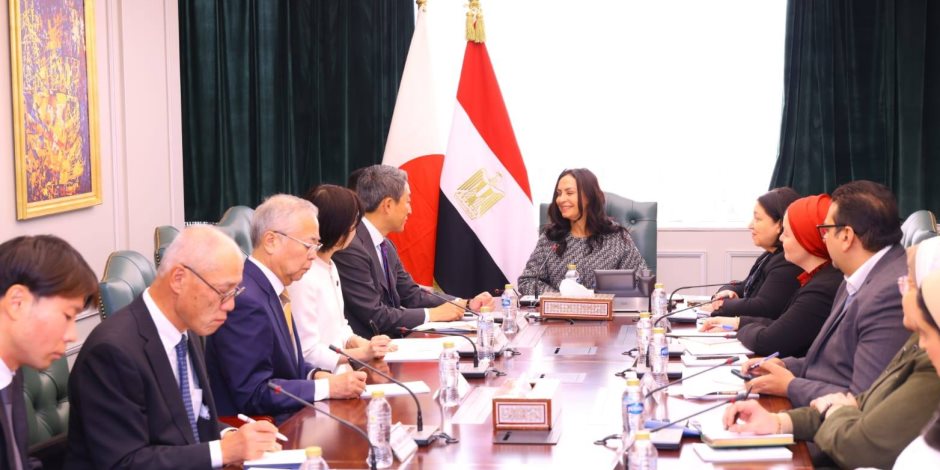 وزيرة التضامن الاجتماعي تلتقي وفداً من أعضاء مجلس المستشارين الياباني