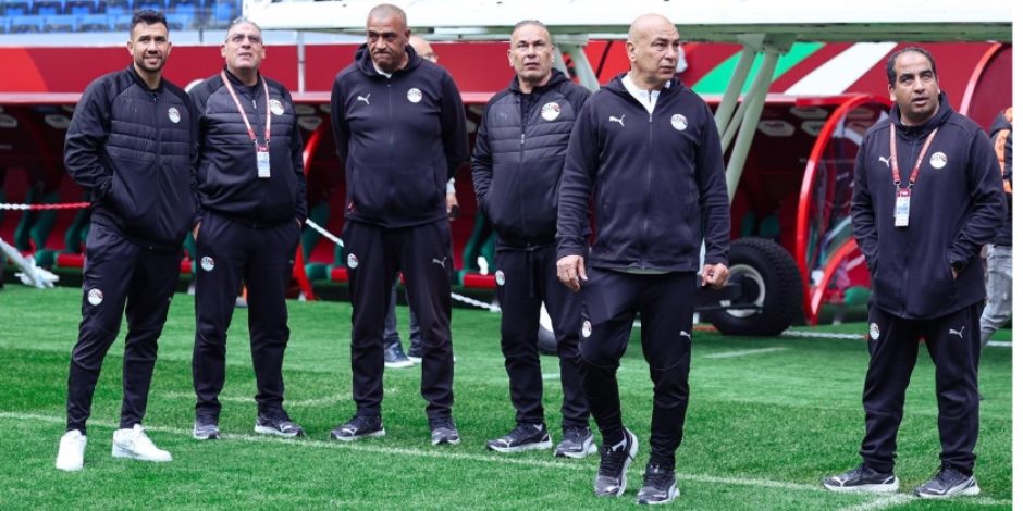 منتخب مصر يتفقد أرضية ملعب مباراة السنغال غدا فى نصف نهائى أمم أفريقيا.. صور