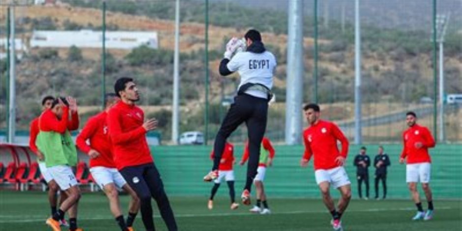  هطول أمطار أثناء مران منتخب الفراعنة بطنجة استعدادا لمواجهة السنغال وسط تركيز وجدية