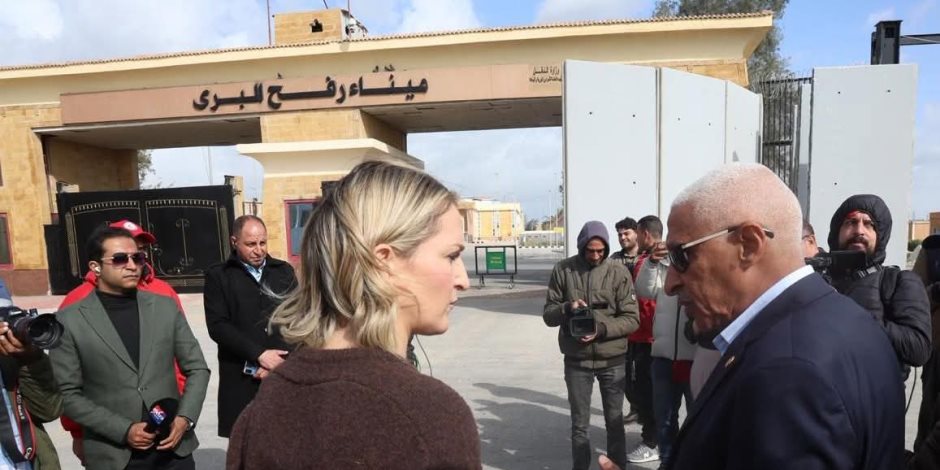 خلال زيارتها لمتبر رفح.. وزيرة الخارجية الإيرلندي: ستقدّم 42 مليون يورو كمساعدات إنسانية للشعب الفلسطيني ( صور) 