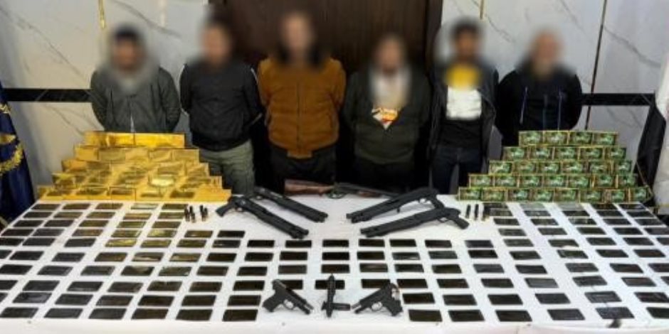 مصرع 4 عناصر إجرامية شديدة الخطورة وضبط نصف طن مخدرات و40 سلاحًا ناريًا بأسيوط