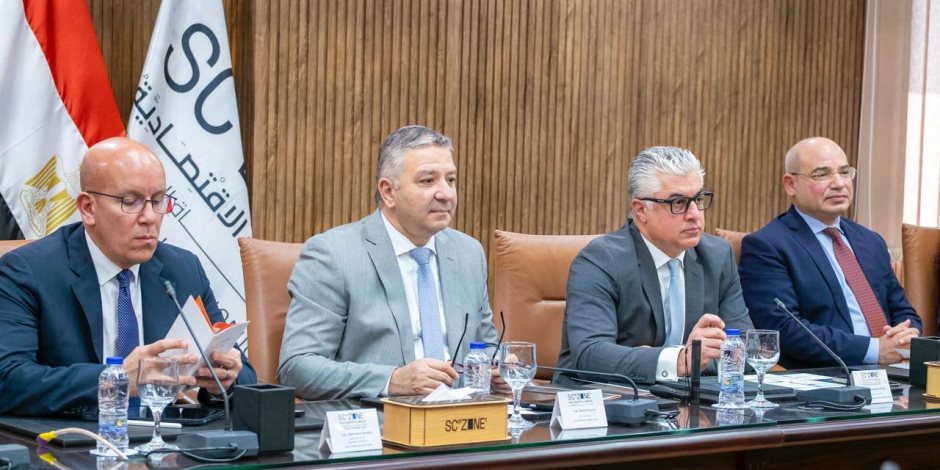  رئيس اقتصادية قناة السويس يستقبل وفدًا من مجلس تنمية التجارة في هونج كونج