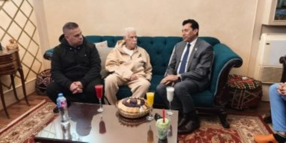 حسن شحاتة للاعبي المنتخب قبل مواجهة السنغال: لا نخشي أى منافس ونحترم الجميع