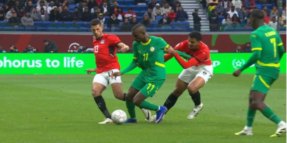 إنذار لـ حسام عبد المجيد فى مباراة الفراعنة والسنغال ويغيب عن المباراة المقبلة