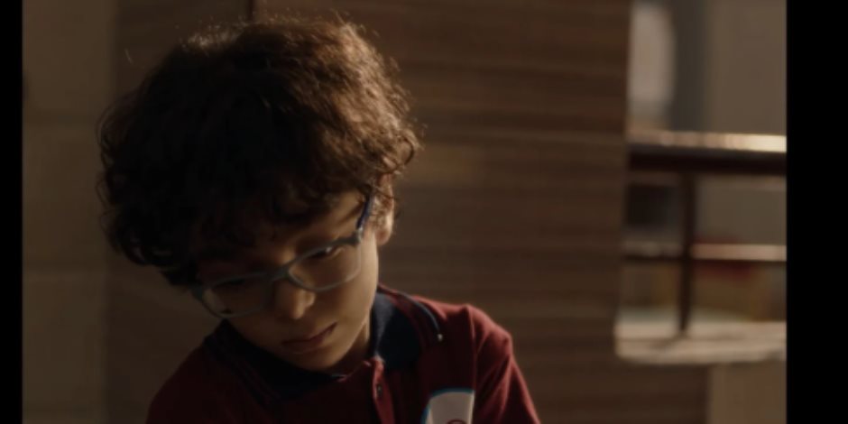  الحلقة 9.. الطفل يوسف يقرر خلع جهاز السكر بعد تنمر زملائه عليه فى مسلسل لعبة وقلبت بجد