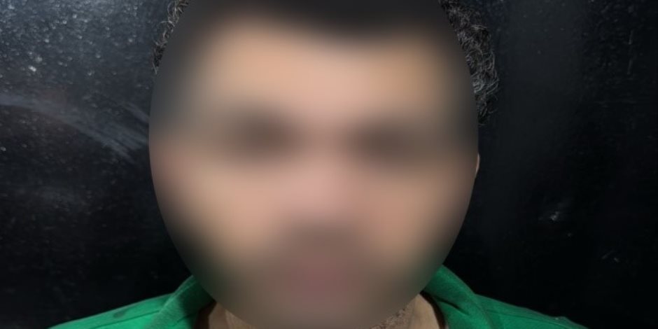 ضبط فرد أمن تعدى على طالب بسلاح أبيض داخل مول بالقاهرة