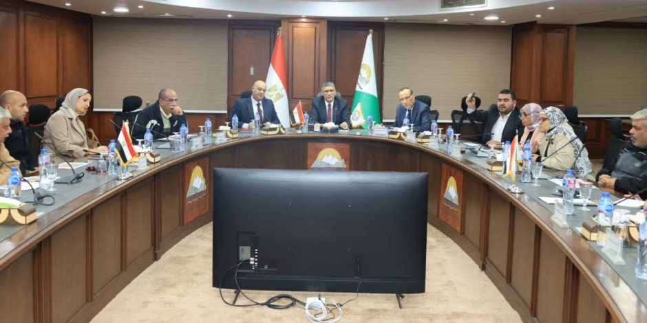 محافظ الجيزة يبحث موقف المرافق ودعم البنية التحتية بالمنطقة الصناعية بأبو رواش