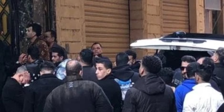 نقل جثمان والدة رضا البحراوى للمسجد وانهيار أسرتها