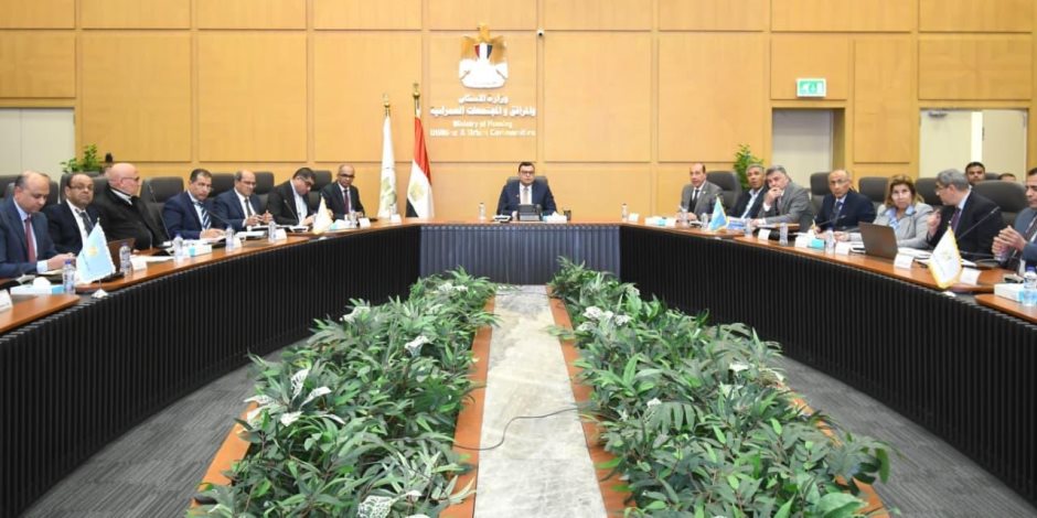 وزير الإسكان يتابع الموقف التنفيذي لمشروعات المبادرة الرئاسية "حياة كريمة" لتطوير قرى الريف المصري
