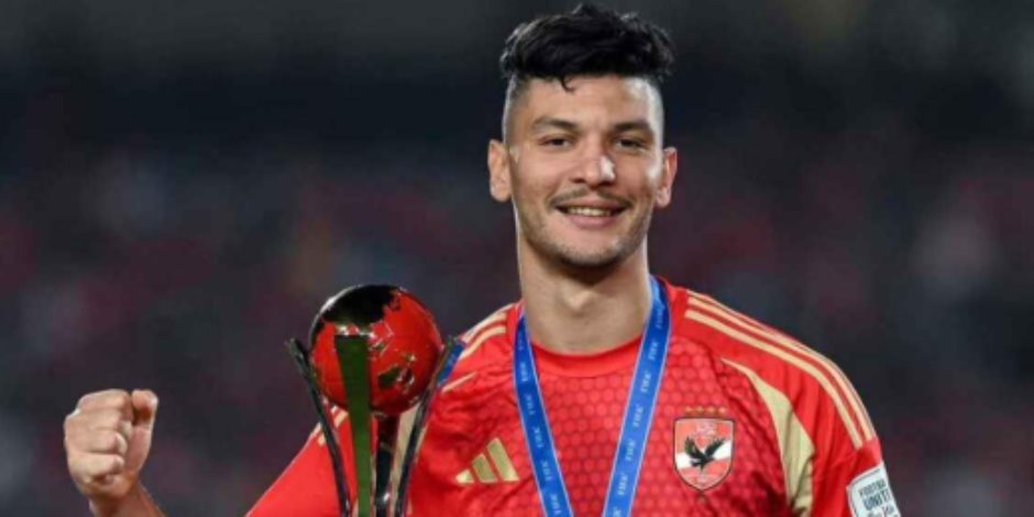 الأهلي يتحمل نصف راتبه.. أشرف داري يطرق أبواب العودة إلى أوروبا