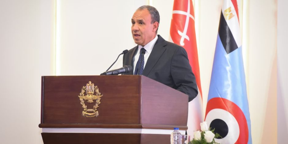 وزير الخارجية يشارك في ندوة تثقيفية بالقوات الجوية