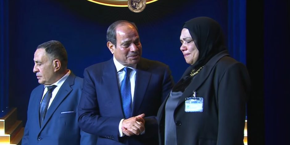 الرئيس السيسي يكرم عدداً من أسماء شهداء الشرطة خلال الاحتفال بالذكرى الـ 74 لعيد الشرطة (صور)