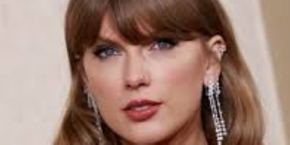 تايلور سويفت أصغر امرأة تدخل قاعة مشاهير كتاب الأغانى