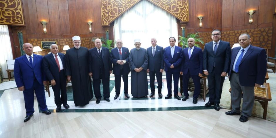 شيخ الأزهر يستقبل رئيس مجلس الدولة والوفد المرافق له بمشيخة الأزهر