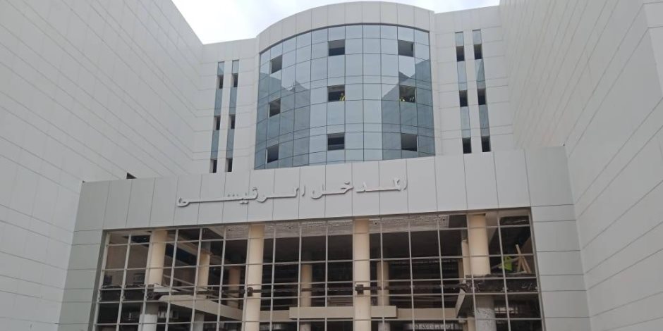 وزير الصحة يتلقى تقريرًا عن مرور ميداني على 23 مشروعًا صحيًا جاريًا في 7 محافظات