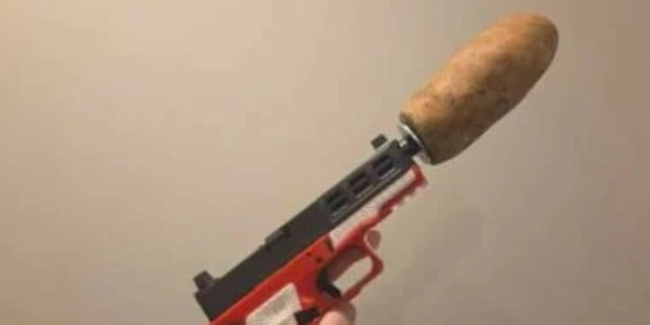 حدث بالفعل .. تسجيل حبة بطاطس ككاتم صوت يثير الجدل حول القوانين الأمريكية