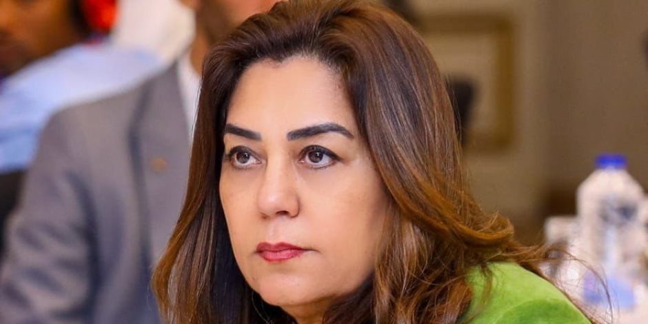 وزيرة التنمية المحلية توجه بالإلتزام بالمدة المحددة لإنجاز طلبات تقنين الأراضى