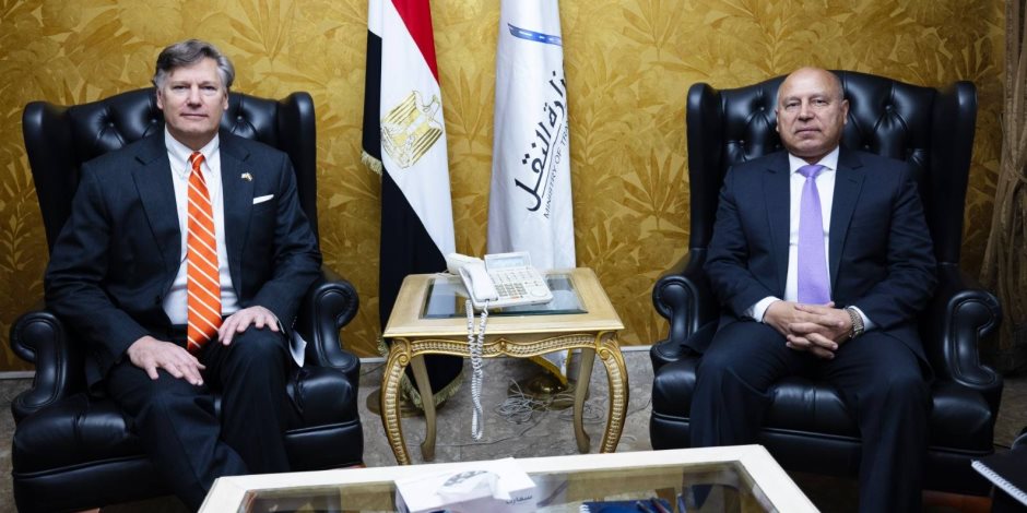 وزير الصناعة والنقل يستقبل نائب وزير الخارجية الأمريكي لبحث تعزيز التعاون المشترك