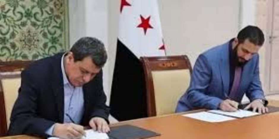  بين تهديدات جراهام وتفاهمات الشرع وعبدي.. دمج القوات الكردية في مؤسسات الدولة السورية يدخل حيز التنفيذ